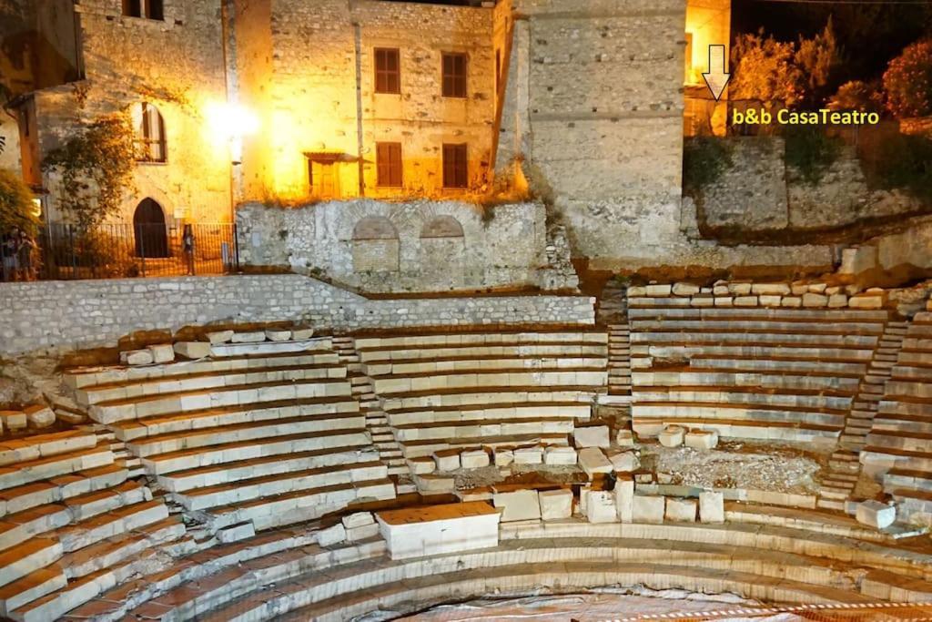 Ferienwohnung Casa Al Teatro Terracina Exterior foto